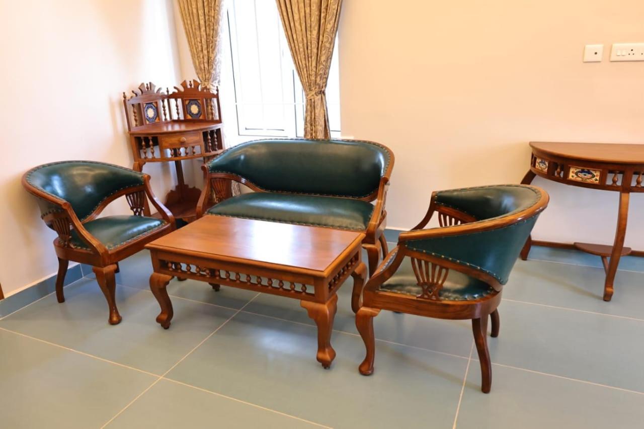 Le Colonial Suites ปอนดิเชอรี ภายนอก รูปภาพ