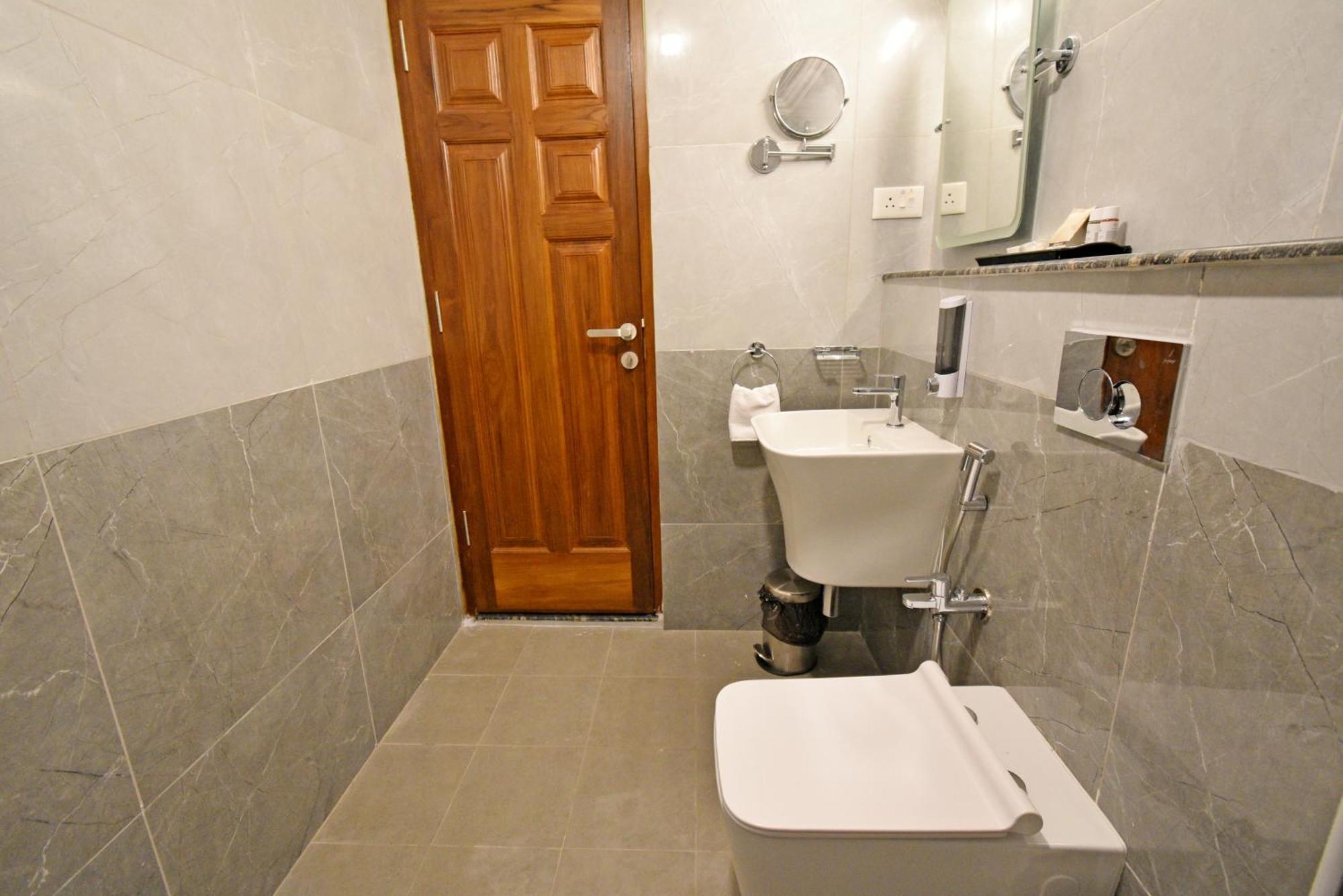 Le Colonial Suites ปอนดิเชอรี ภายนอก รูปภาพ