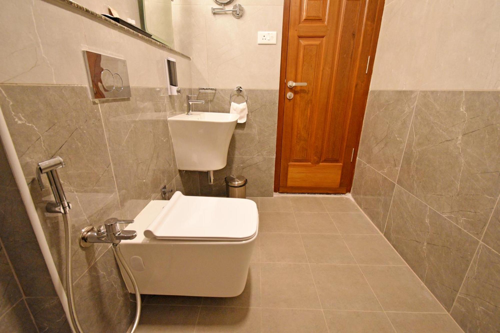 Le Colonial Suites ปอนดิเชอรี ภายนอก รูปภาพ
