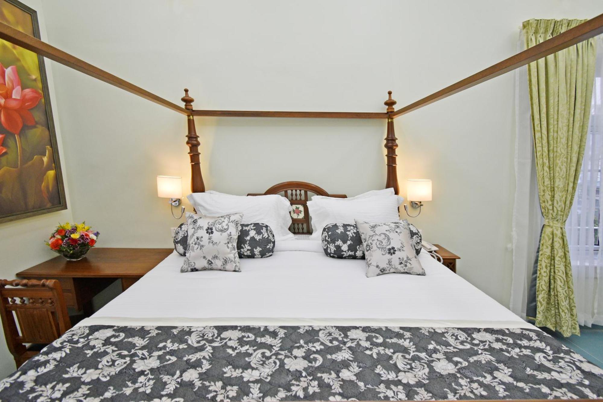 Le Colonial Suites ปอนดิเชอรี ภายนอก รูปภาพ