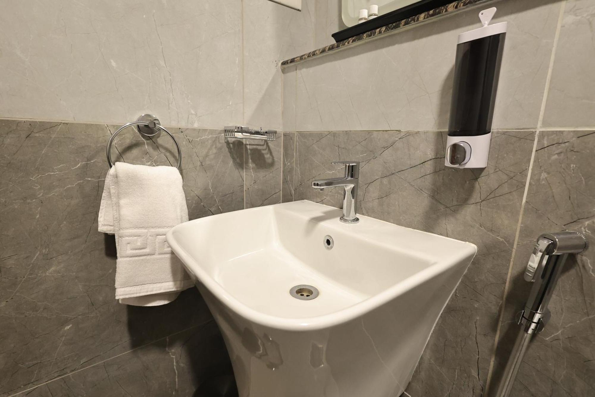 Le Colonial Suites ปอนดิเชอรี ภายนอก รูปภาพ