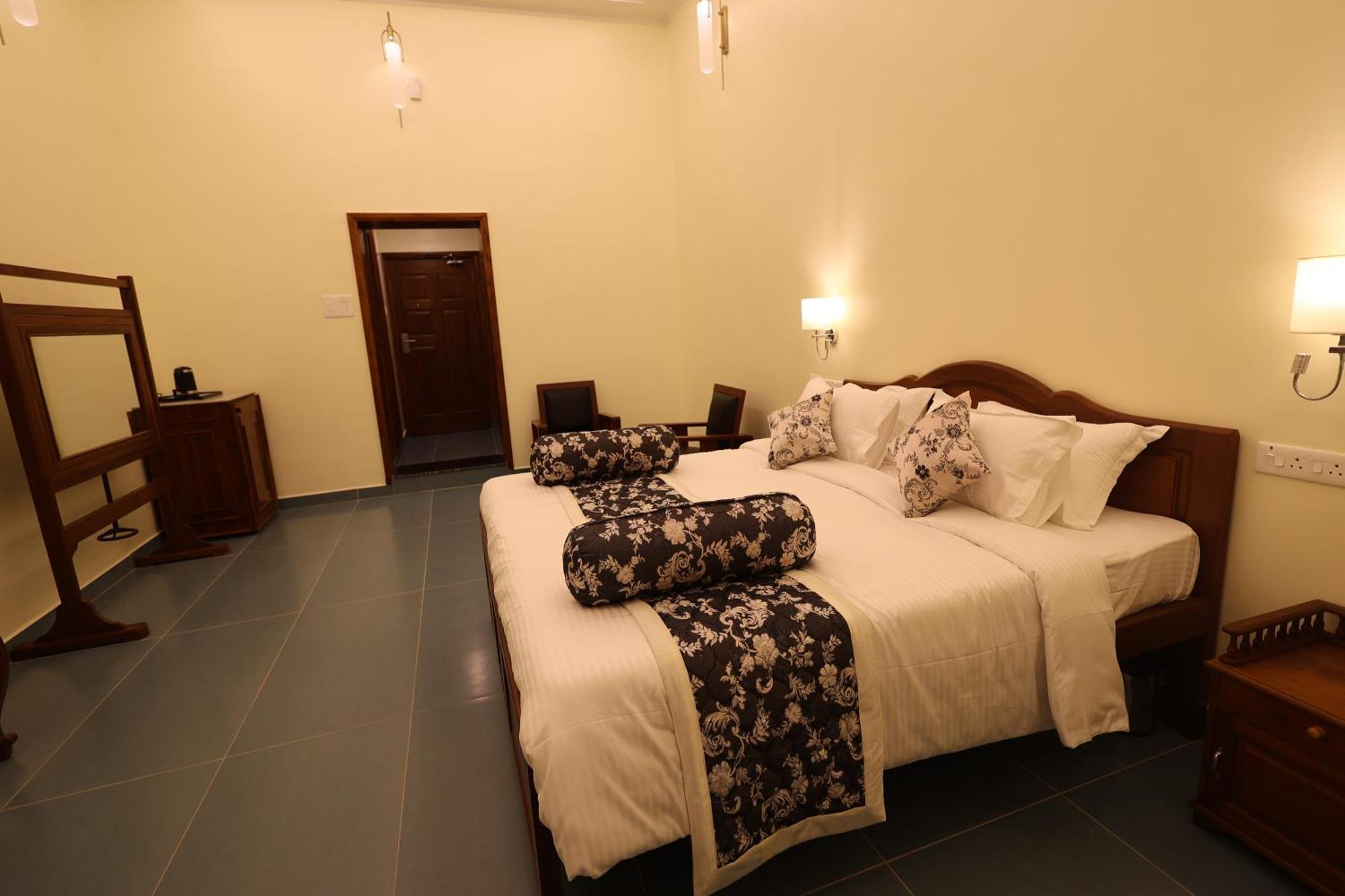 Le Colonial Suites ปอนดิเชอรี ภายนอก รูปภาพ